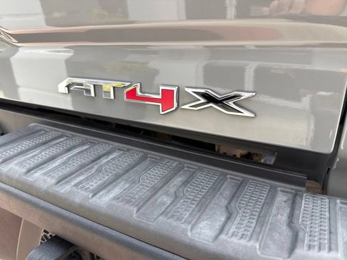Used 2025 GMC Sierra 2500 AT4X w/ AT4X AEV Edition AWD/4WD image 11