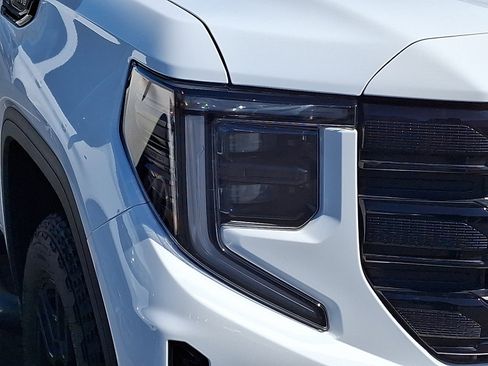 Used 2023 GMC Sierra 1500 Elevation image 7