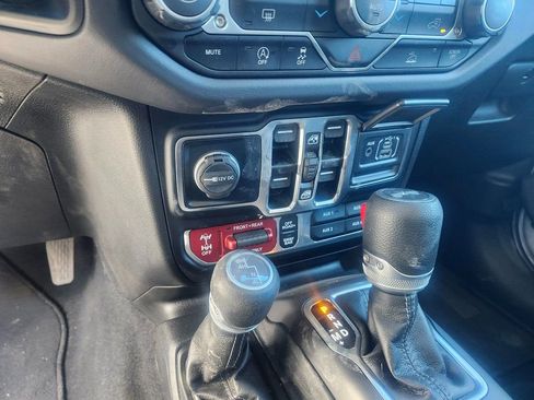 Used 2024 Jeep Wrangler Unlimited Rubicon image 11