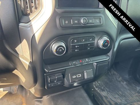 Used 2022 GMC Sierra 2500 Pro w/ Convenience Package image 9