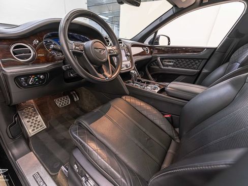 Used 2017 Bentley Bentayga AWD/4WD image 43