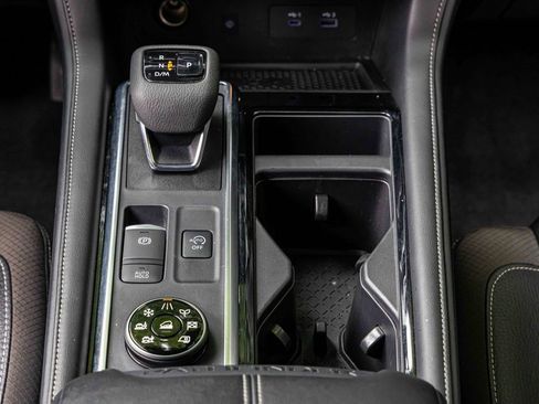 Certified 2024 Nissan Pathfinder SL image 13