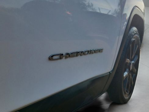 Used 2016 Jeep Cherokee Latitude image 36