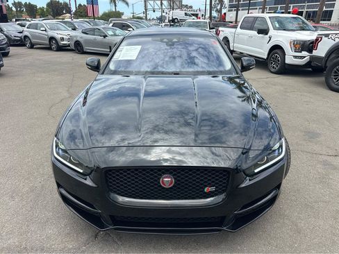 Used 2017 Jaguar XE RWD image 2