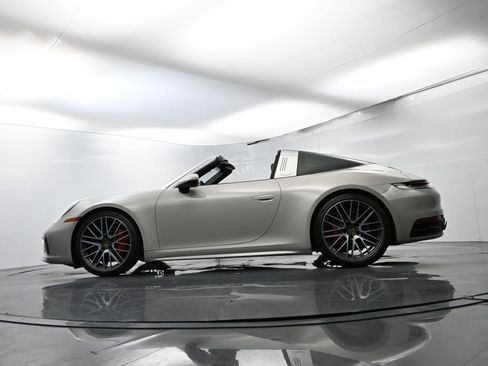 Certified 2021 Porsche 911 Targa 4S image 54