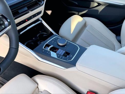 Used 2025 BMW 330i Sedan w/ Premium Package image 18