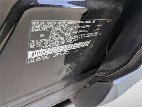 Used 2017 Toyota RAV4 XLE image 15