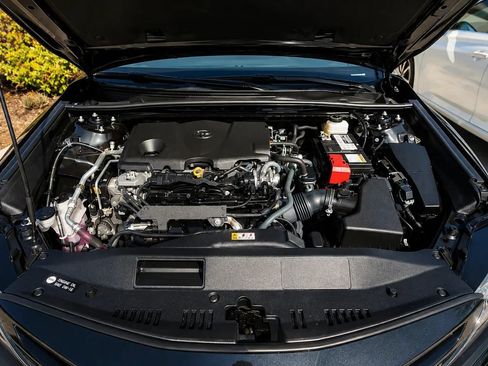 Used 2023 Toyota Camry SE w/ Convenience Package FWD image 16