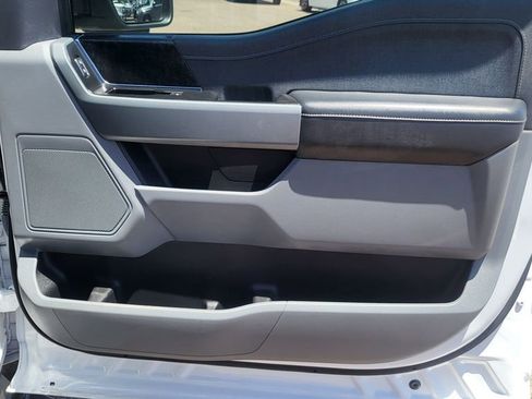 Used 2022 Ford F150 Lightning XLT AWD/4WD image 15