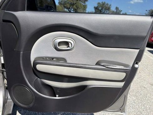 Used 2017 Kia Soul + image 14