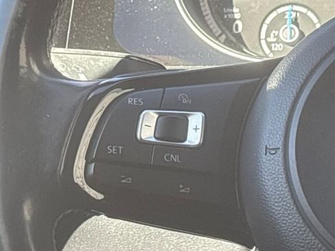 Used 2016 Volkswagen Golf 4-Door image 30