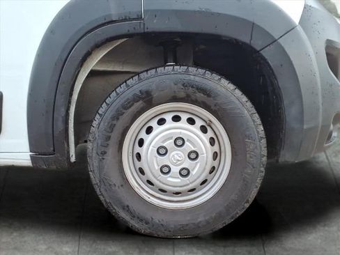 Used 2024 RAM ProMaster 2500 w/ Convenience Group image 20