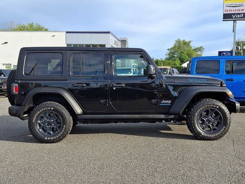 Used 2023 Jeep Wrangler Unlimited w/ Cold Weather Group AWD/4WD image 7