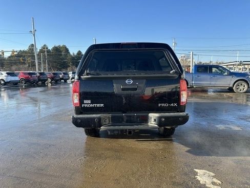 Used 2018 Nissan Frontier PRO-4X image 6
