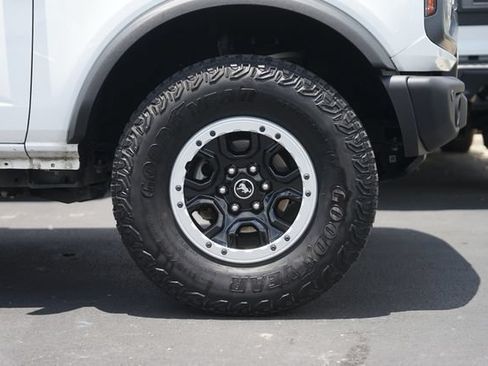 Certified 2023 Ford Bronco Badlands w/ Sasquatch Package AWD/4WD image 4