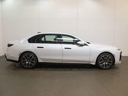 Certified 2026 BMW 740i xDrive image 3