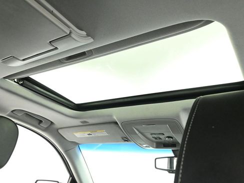 Used 2015 GMC Yukon Denali w/ Premium Package image 22