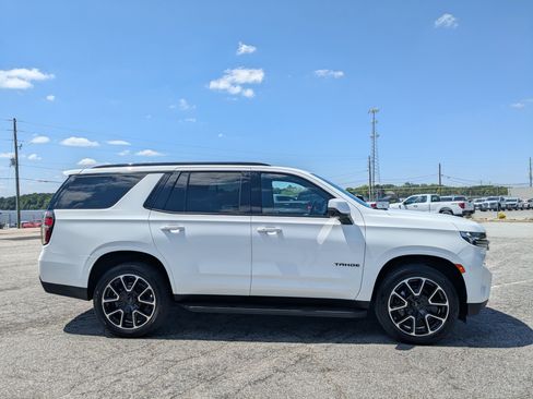 Used 2022 Chevrolet Tahoe RST w/ Luxury Package RWD image 2