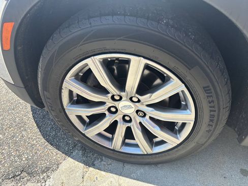 Used 2019 Cadillac XT4 Premium Luxury AWD/4WD image 21
