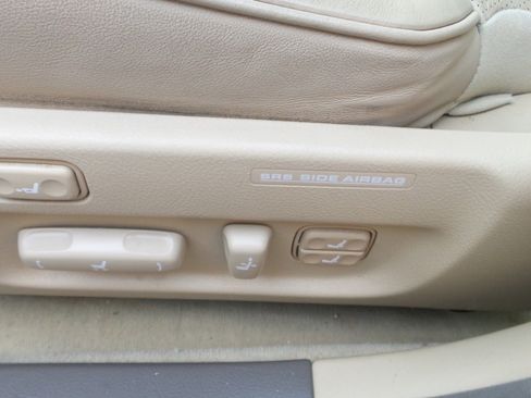 Used 2004 Lexus LS 430 image 32