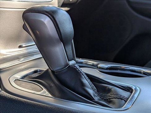 Used 2018 Jeep Grand Cherokee Laredo image 14