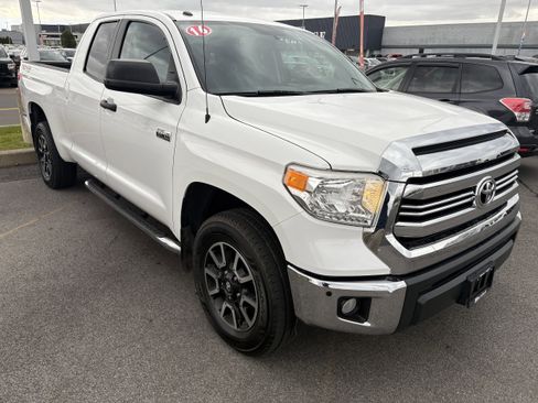 Used 2016 Toyota Tundra SR5 image 2