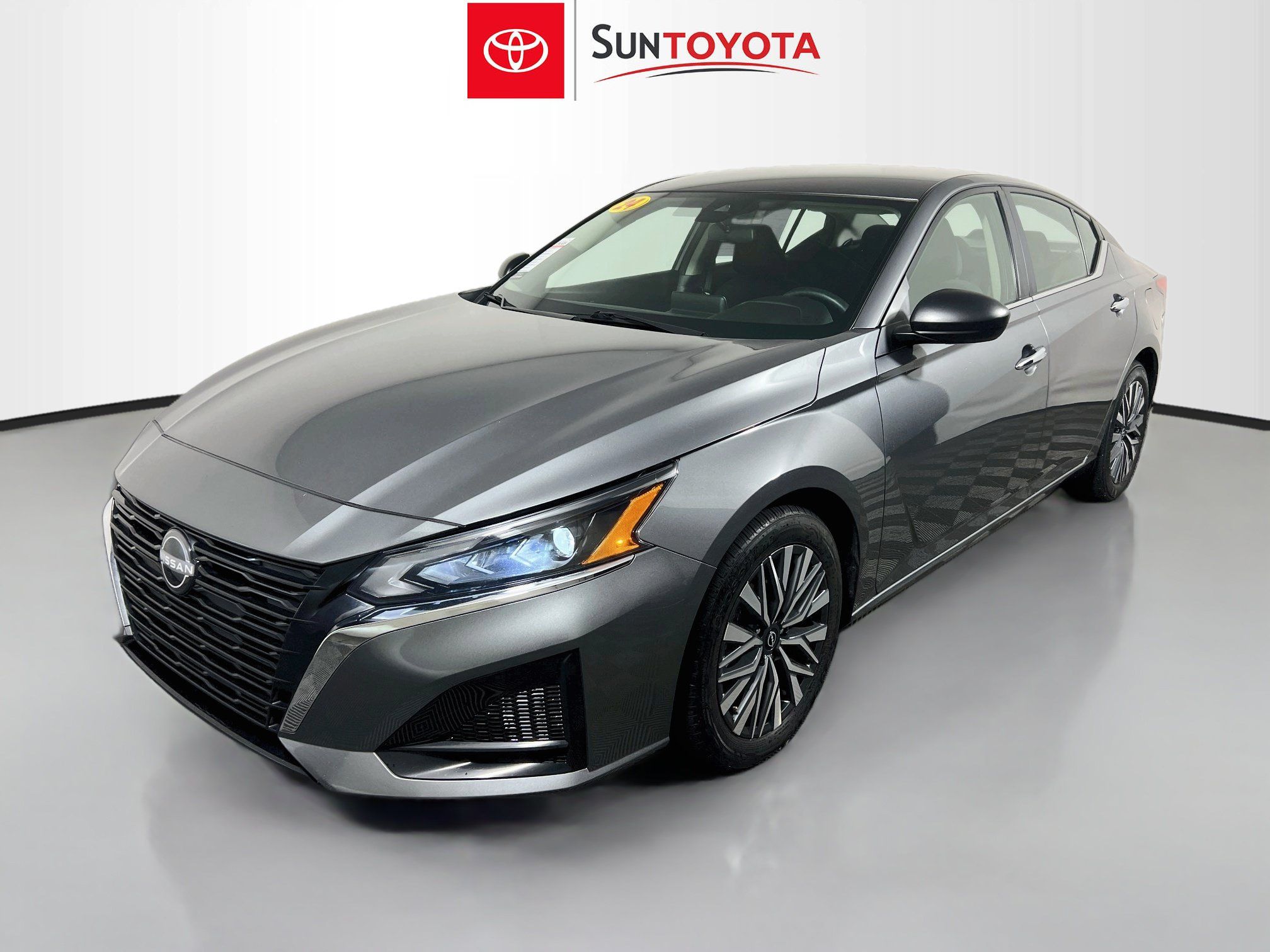 Used 2024 Nissan Altima 2.5 SV FWD image 9