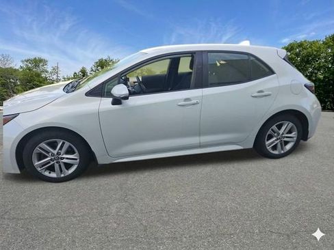 Used 2021 Toyota Corolla SE w/ SE Preferred Package FWD image 4