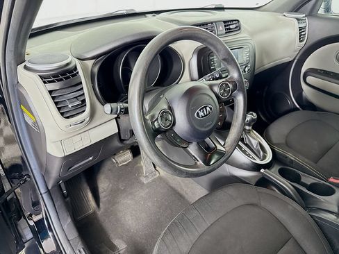 Used 2015 Kia Soul + FWD image 9