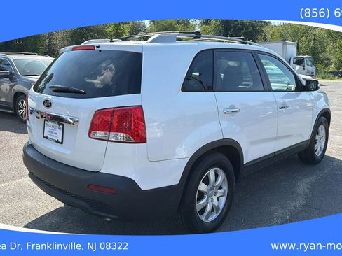 Used 2012 Kia Sorento LX w/ Convenience Pkg FWD image 5