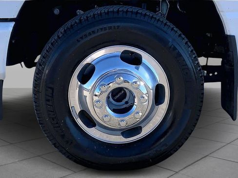 Certified 2025 Ford F350 Platinum w/ Platinum Plus Package image 10