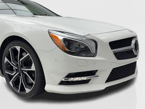 Used 2015 Mercedes-Benz SL 550 image 5