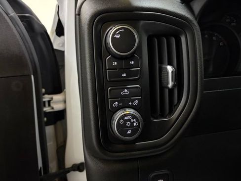Used 2022 Chevrolet Silverado 2500 Custom w/ Custom Value Package AWD/4WD image 34