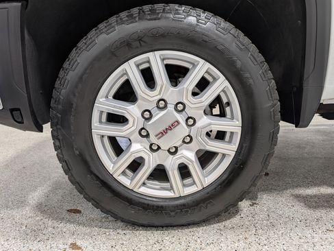 Used 2024 GMC Sierra 2500 SLE w/ SLE Convenience Package image 12