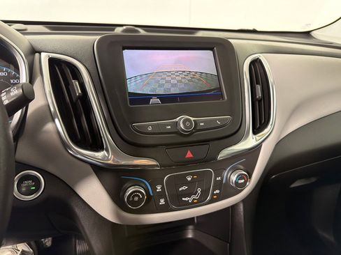Used 2020 Chevrolet Equinox LS AWD/4WD image 17