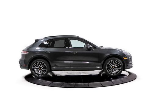 Certified 2026 Porsche Macan AWD/4WD image 8