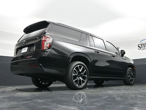 Used 2023 Chevrolet Suburban RST AWD/4WD image 23