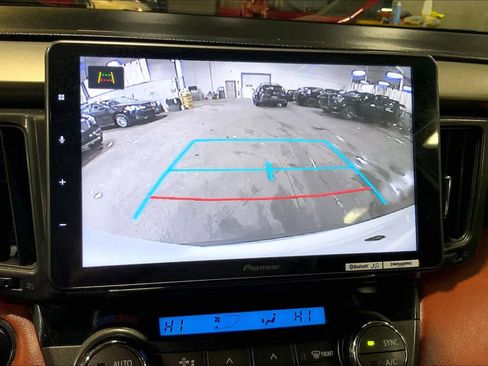 Used 2015 Toyota RAV4 Limited image 27