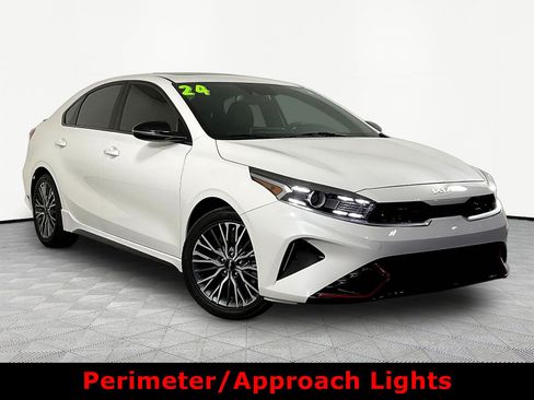 Used 2024 Kia Forte GT-Line w/ GT-Line Premium Package FWD image 3