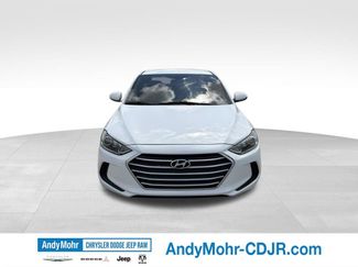 Used 2017 Hyundai Elantra SE FWD video 2