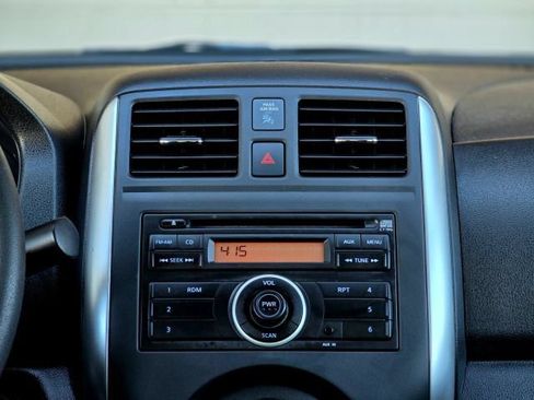 Used 2014 Nissan Versa SV FWD image 20