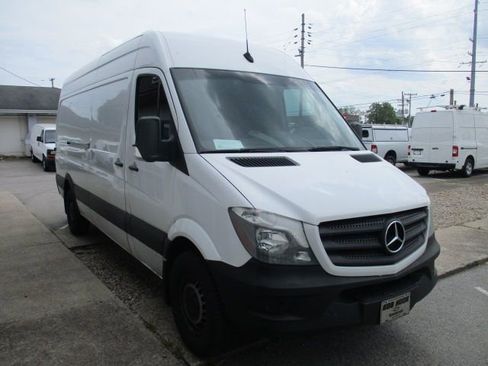 Used 2018 Mercedes-Benz Sprinter 2500 image 3