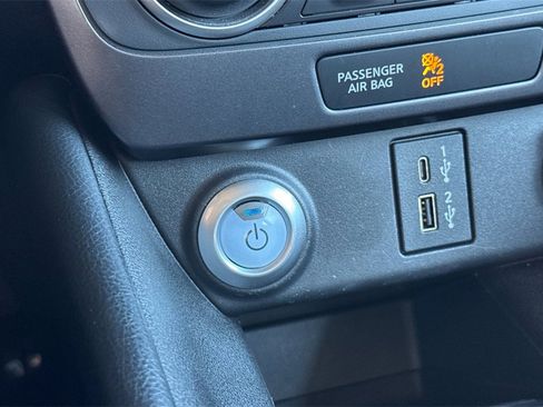 Used 2023 Nissan Leaf S image 21