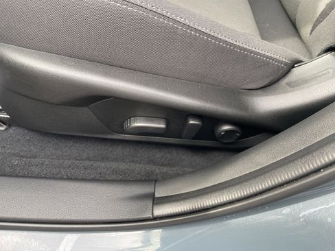 Used 2025 Subaru Crosstrek 2.0i Premium image 21