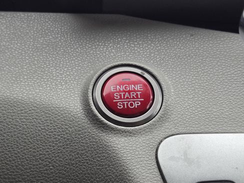 Used 2016 Honda Odyssey SE image 18