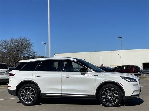 Used 2022 Lincoln Corsair FWD w/ Premium Package image 3