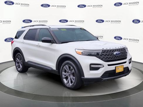 Used 2023 Ford Explorer XLT w/ Equipment Group 202A AWD/4WD image 7