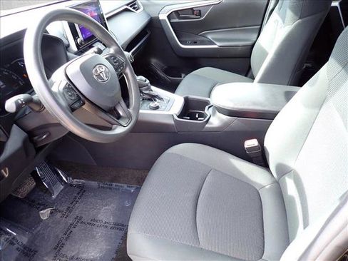 Used 2024 Toyota RAV4 LE AWD/4WD image 9