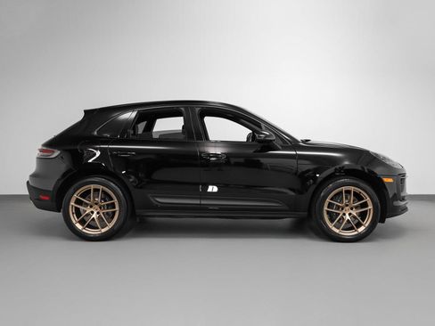 Certified 2025 Porsche Macan image 13
