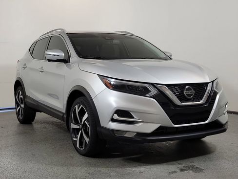 Used 2021 Nissan Rogue Sport SL w/ Premium Package image 1